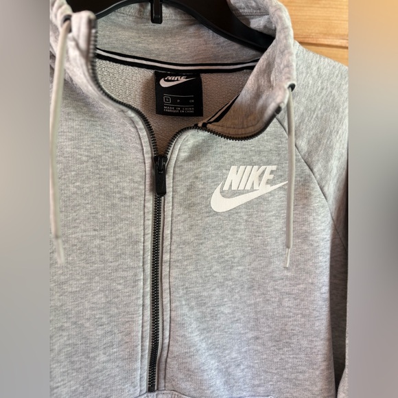 Women's Nike Heather Gray Rally Half-Zip Sweatshirt. Size Small - Picture 4 of 7